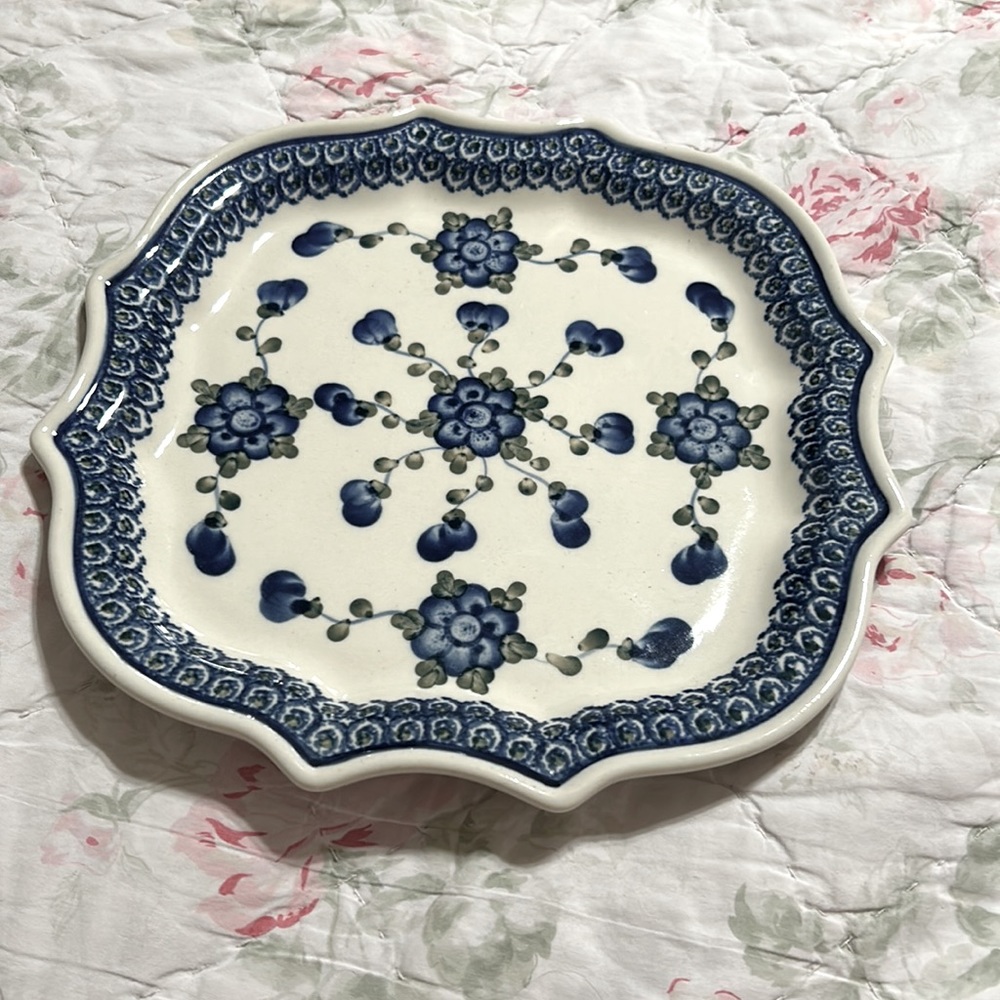 Beautiful Ceramic Blue and White Platter 10.5 X 10.5 at largest part. - Picture 6 of 6